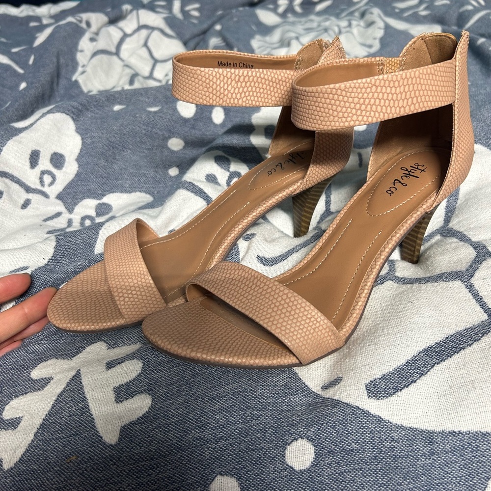 Kitten heels - Picture 2 of 5